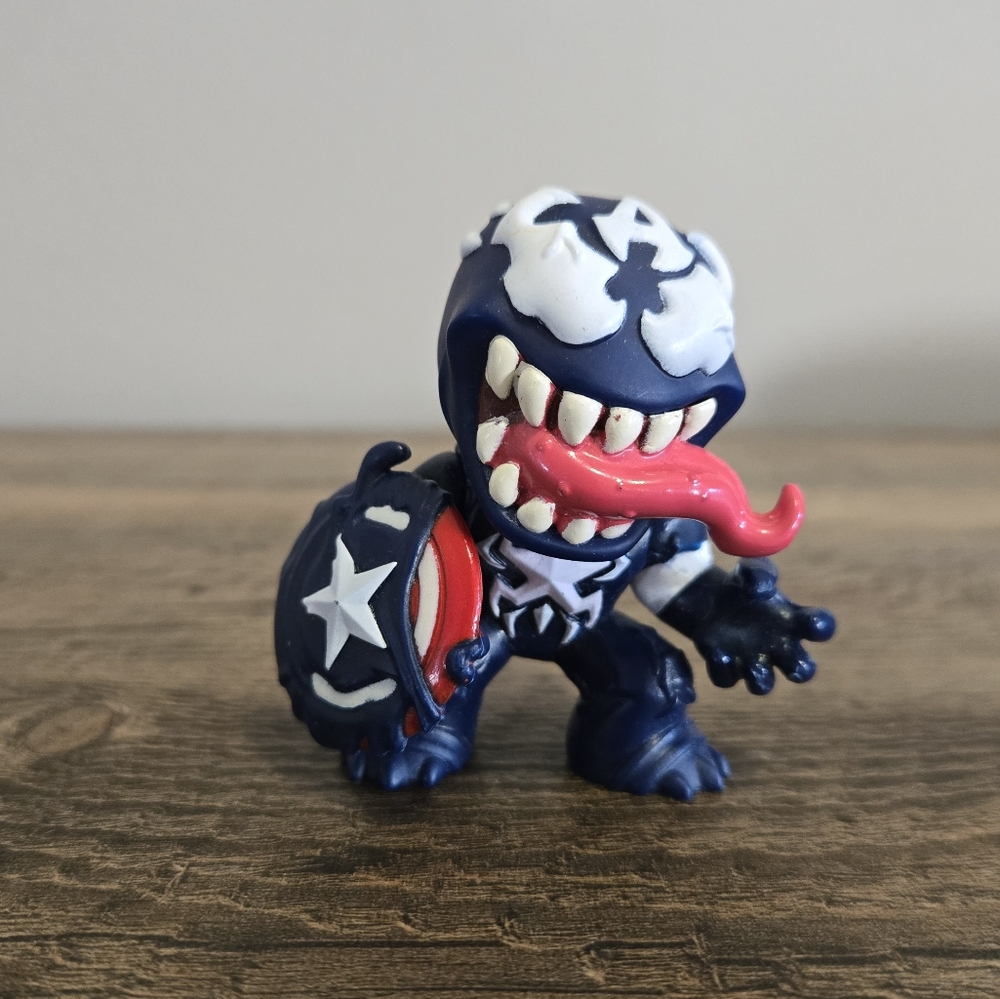 Funko Mystery Minis Marvel Venom Bobbleheads Venomized Captain America